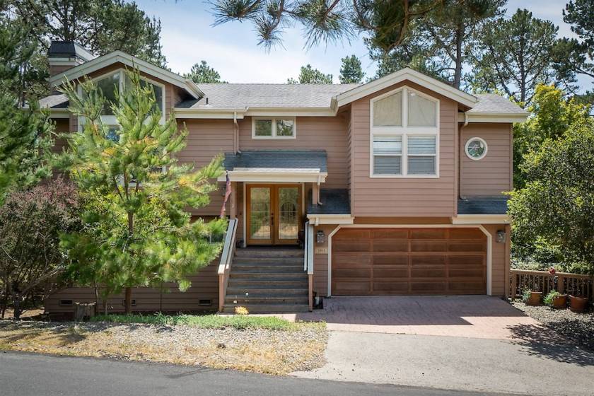 exterior of home in cambria california