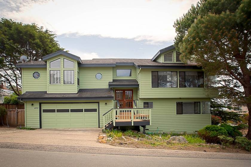 exterior of home on orlando drive in cambria ca